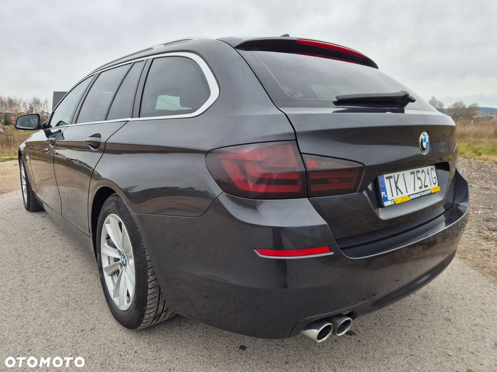 BMW Seria 5 525d xDrive - 11