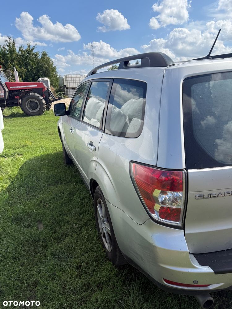 Subaru Forester 2.0X Exclusive - 5