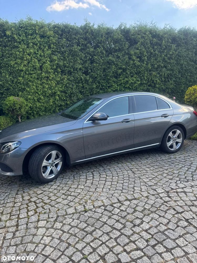 Mercedes-Benz Klasa E 220 d 4-Matic 9G-TRONIC - 2