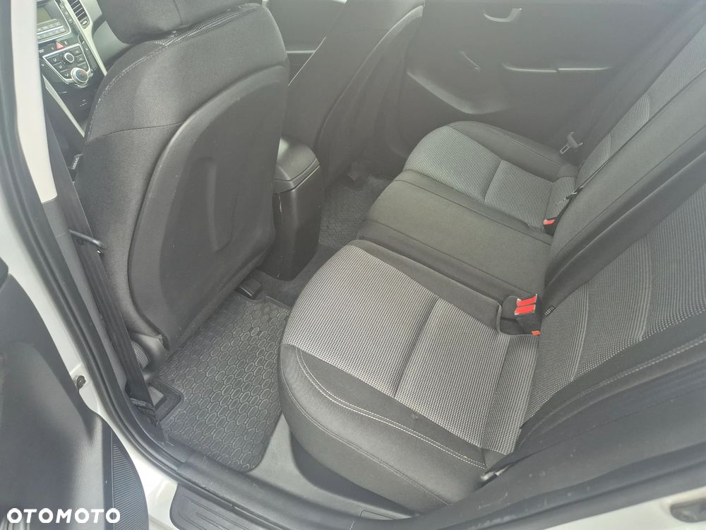Hyundai i30 1.6 Premium - 7