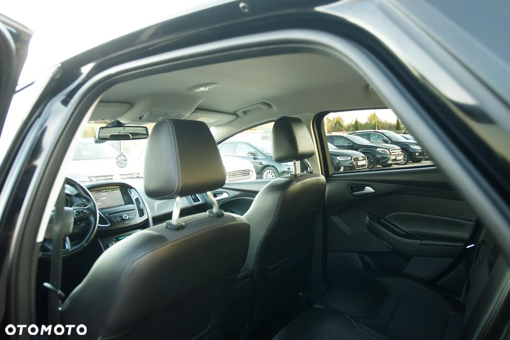 Ford Focus ver-1-0-ecoboost-titanium-x - 19