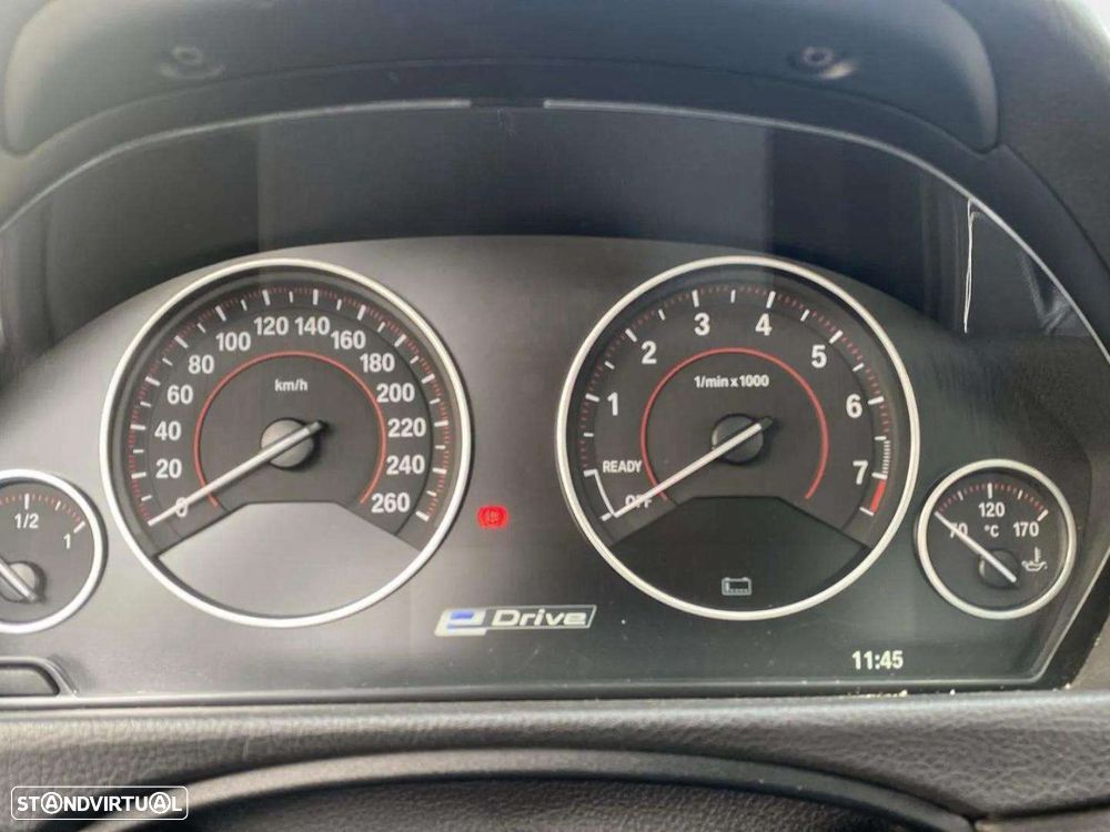 BMW 330 e iPerformance Pack M - 14