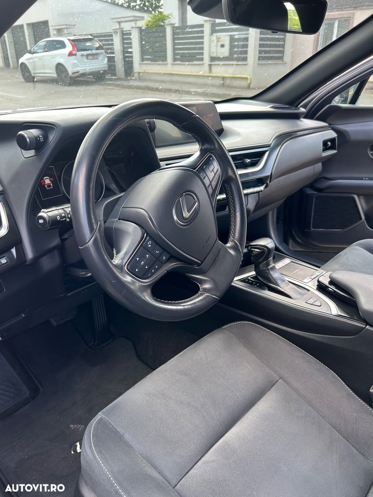 Lexus UX 250h FWD Business - 7