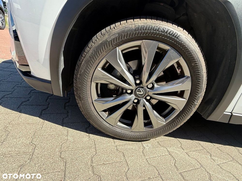 Lexus UX - 11