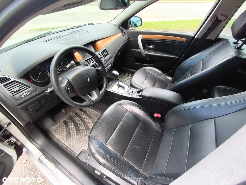 Renault Laguna dCi 150 FAP GT - 17
