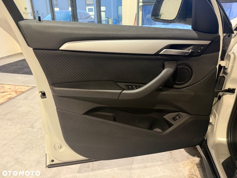 BMW X1 sDrive18i Advantage - 23