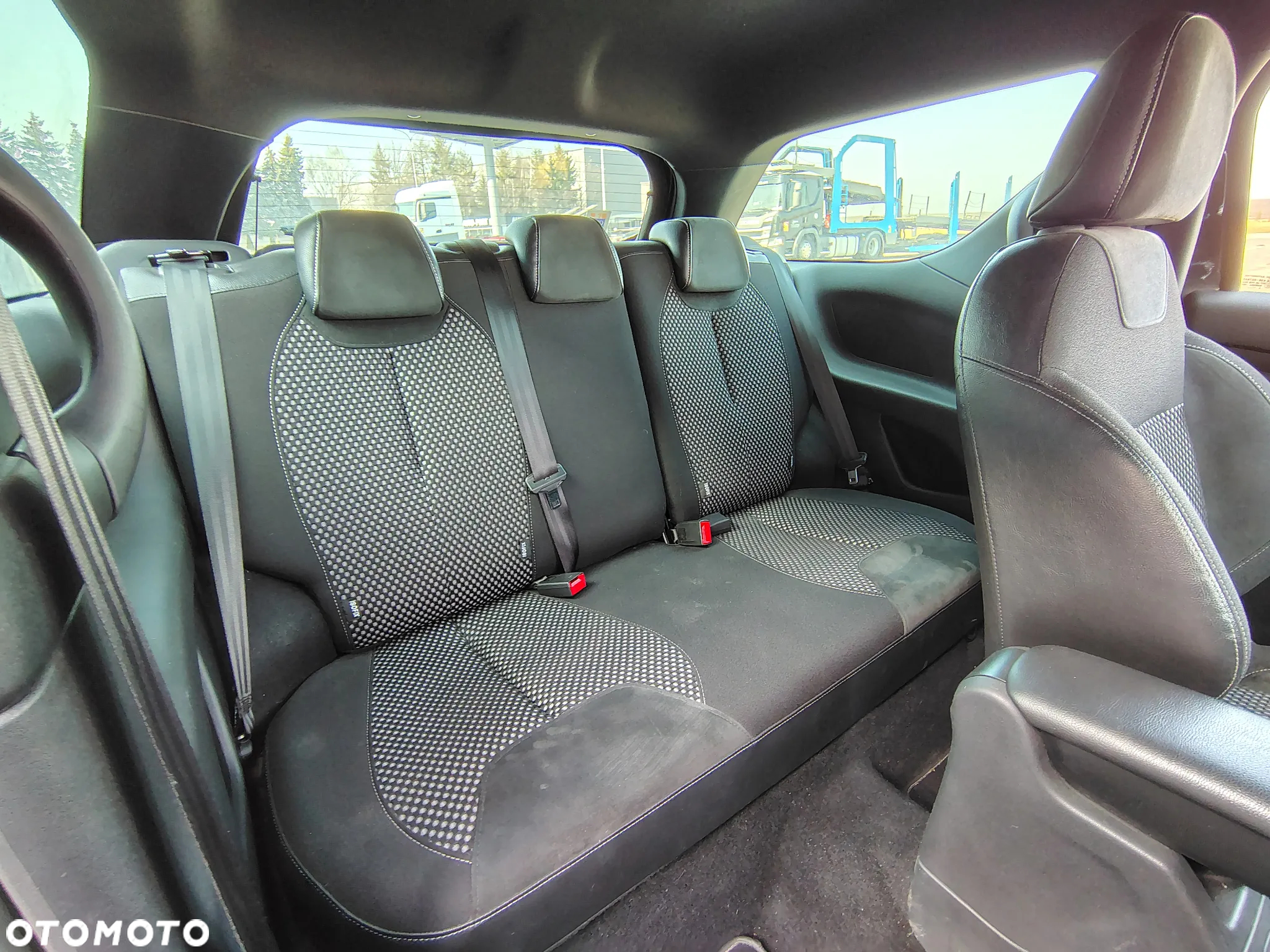 Citroën DS3 HDi 90 FAP SoChic - 11