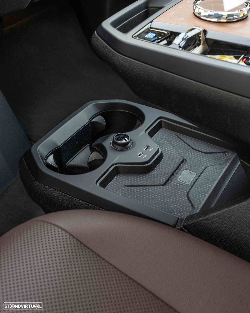 BMW iX xDrive40 - 16