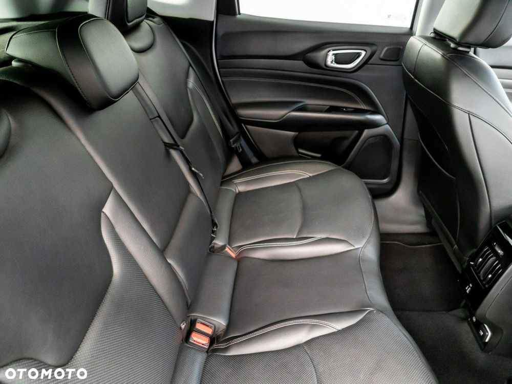 Jeep Compass - 30