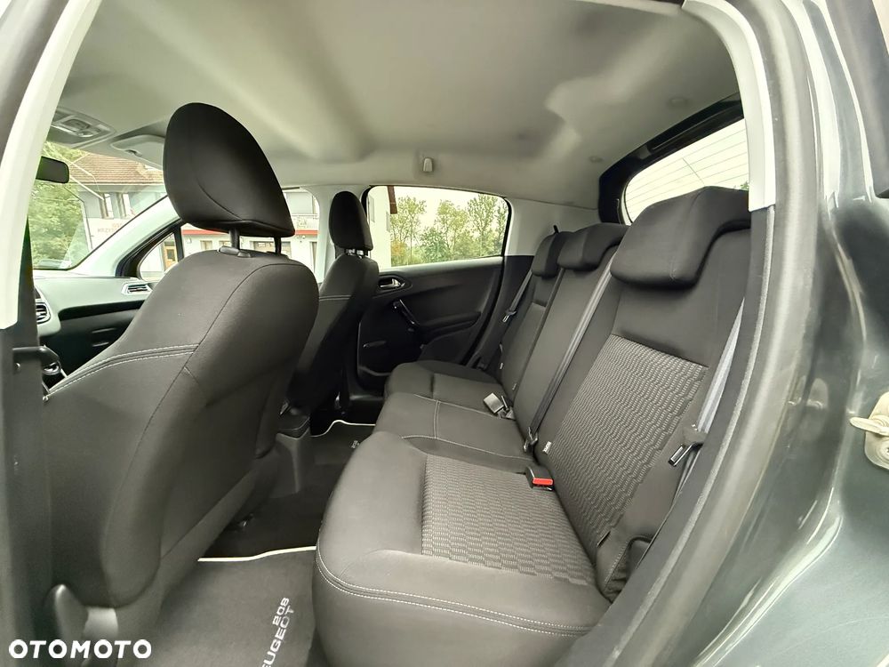 Peugeot 208 1.2 VTi Style - 21