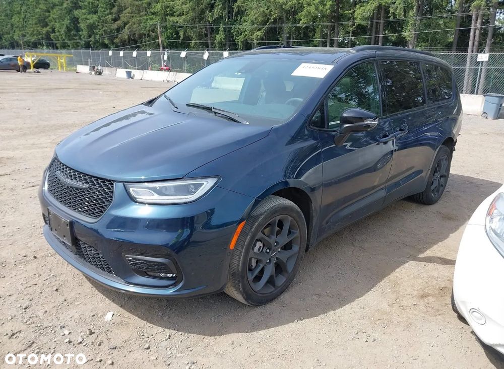 Chrysler Pacifica - 3