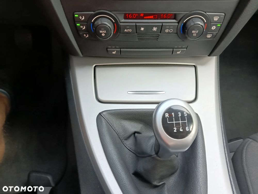 BMW Seria 3 320i - 13