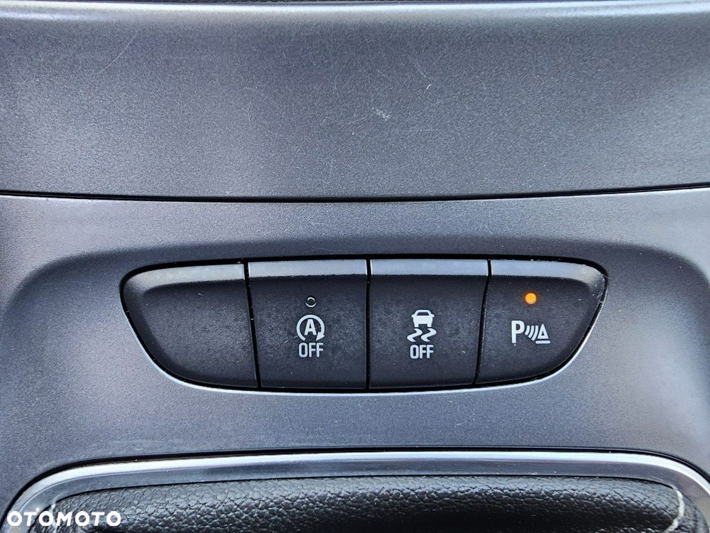 Opel Astra 1.4 T Enjoy S&S - 25