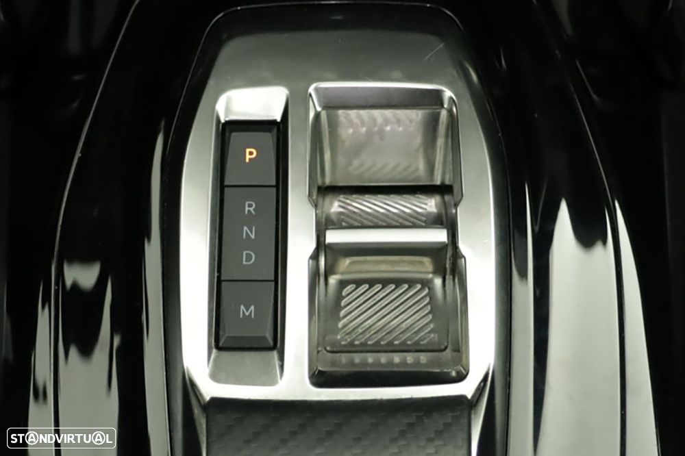 Peugeot 2008 1.2 PureTech GT EAT8 - 14