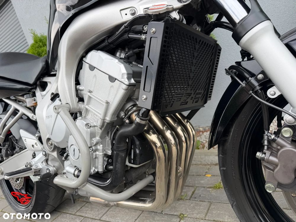 Yamaha FZ - 22