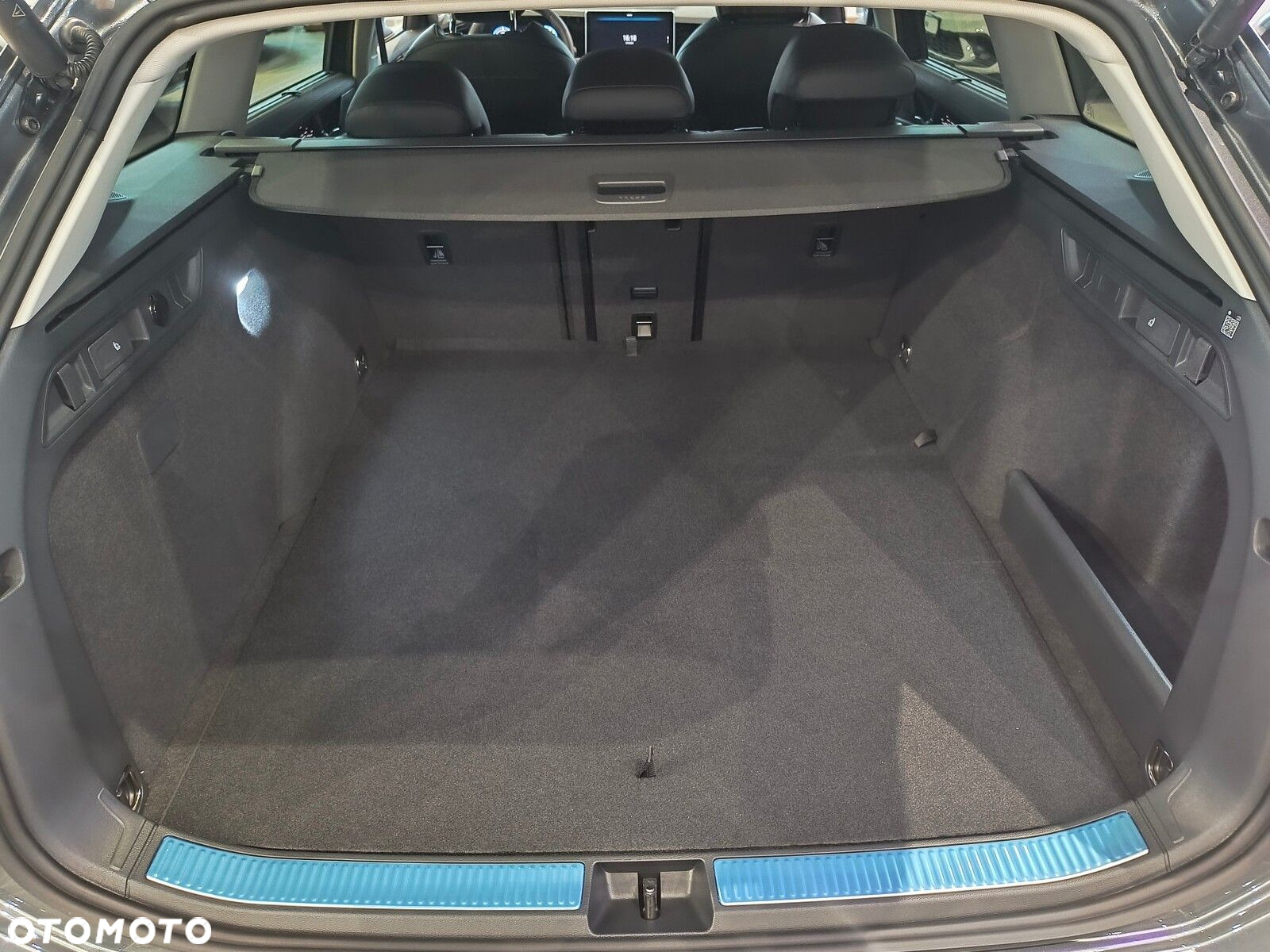 Volkswagen Passat - 13