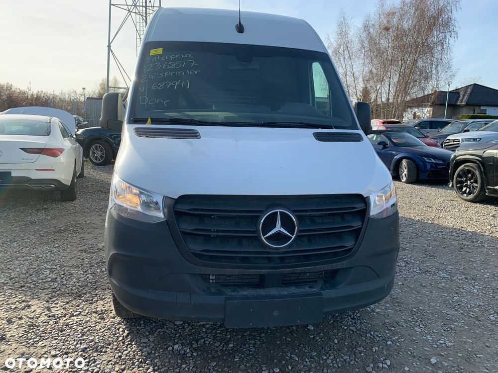 Mercedes-Benz Sprinter - 4