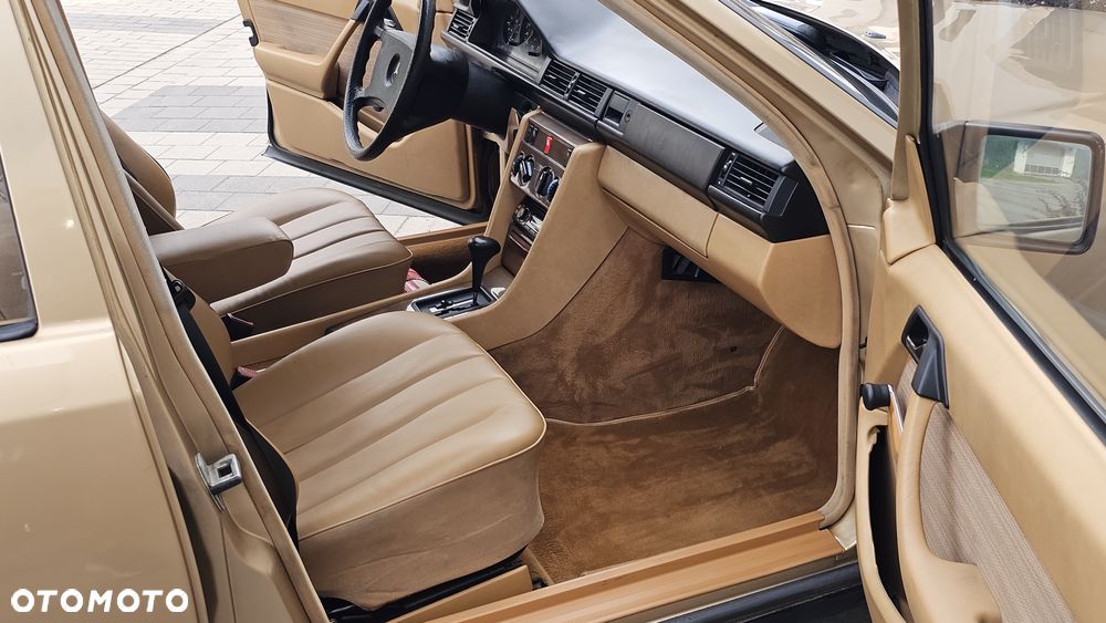 Mercedes-Benz W124 (1984-1993) - 16