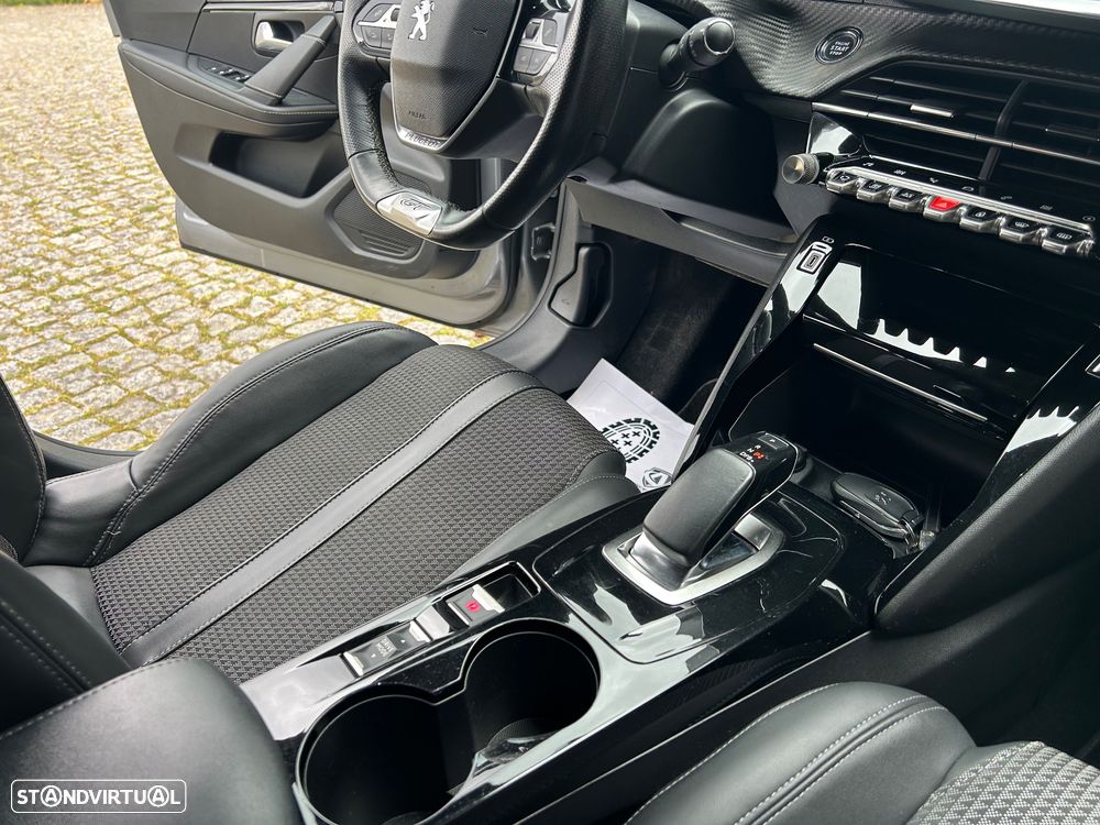 Peugeot e-208 GT - 21