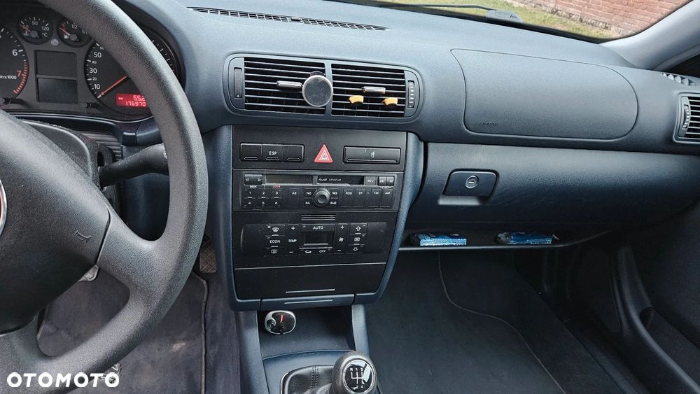 Audi A3 3-drzwiowe 1.6 Ambiente - 6