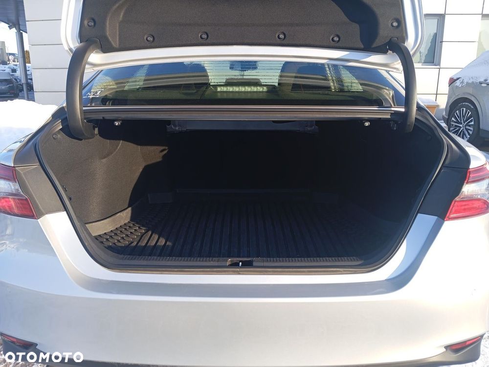 Toyota Camry 2.5 Hybrid Comfort CVT - 15