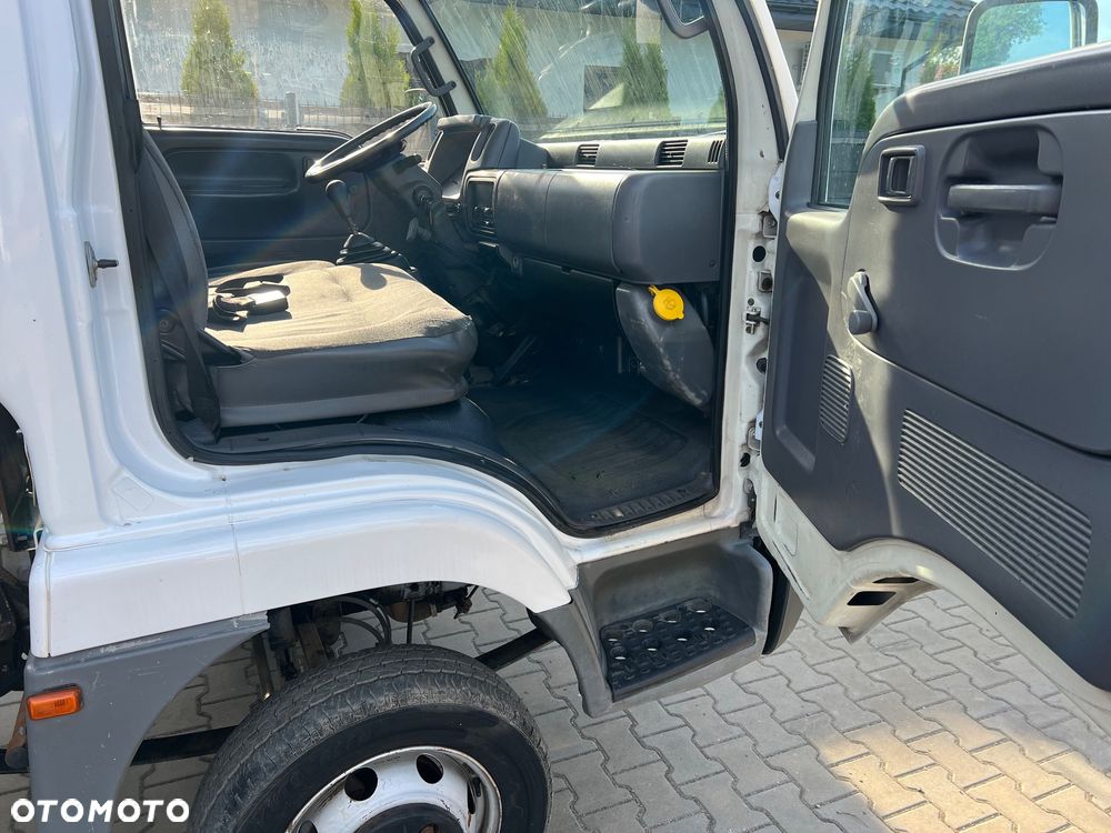 Nissan CABSTAR - 10