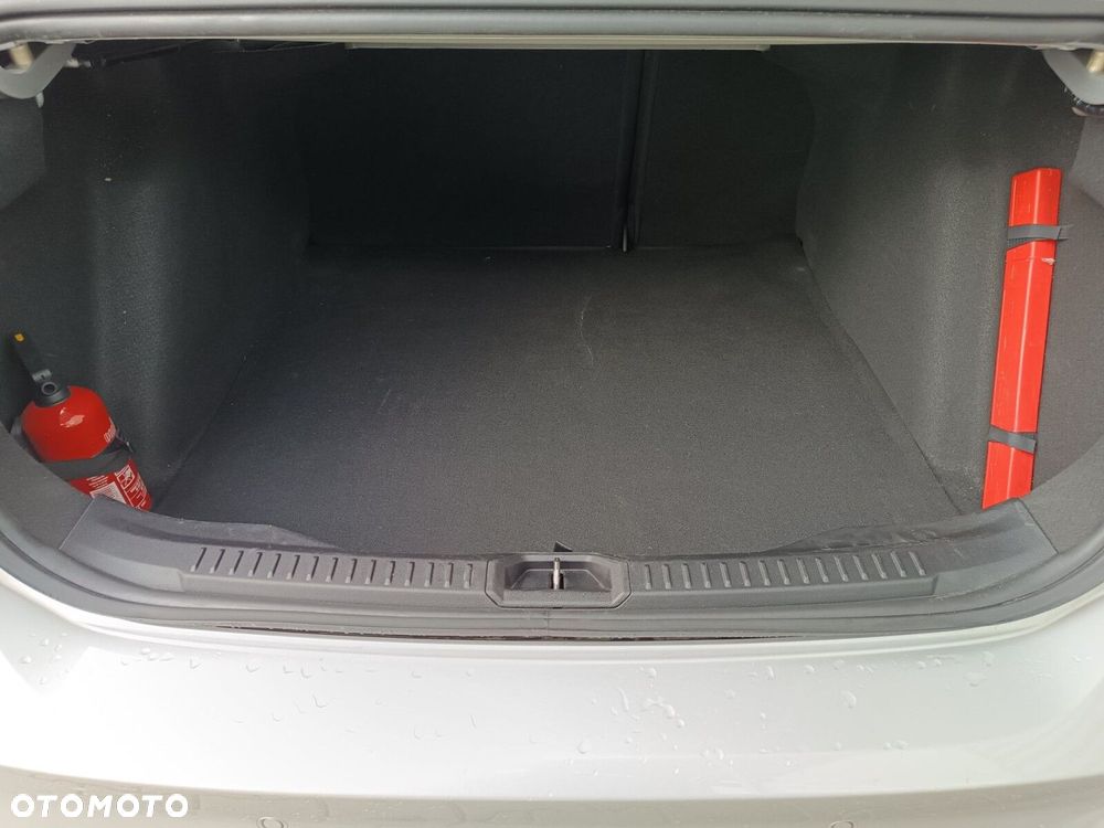 Ford Focus 1.0 EcoBoost Titanium - 32