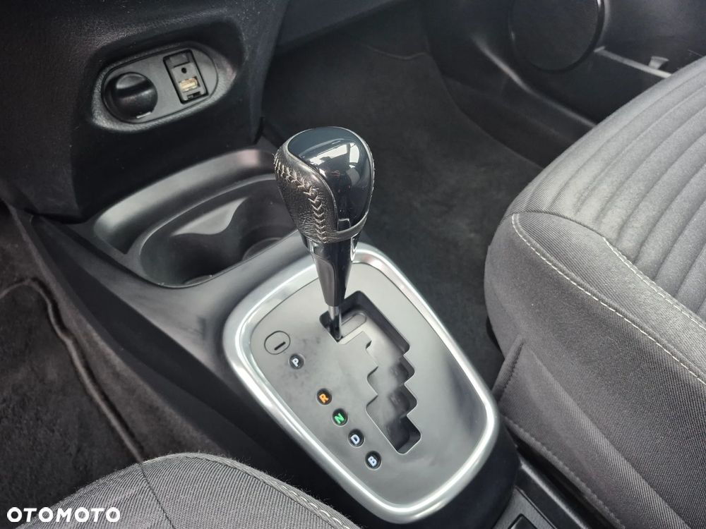 Toyota Yaris Hybrid 100 Premium - 22