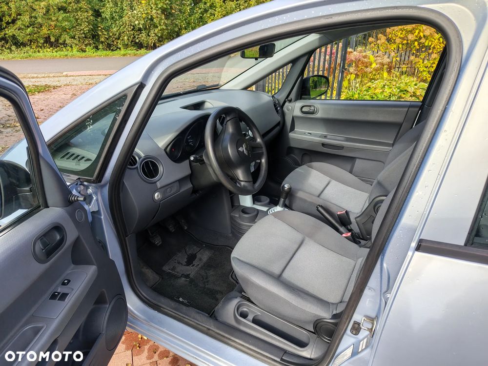 Mitsubishi Colt - 15