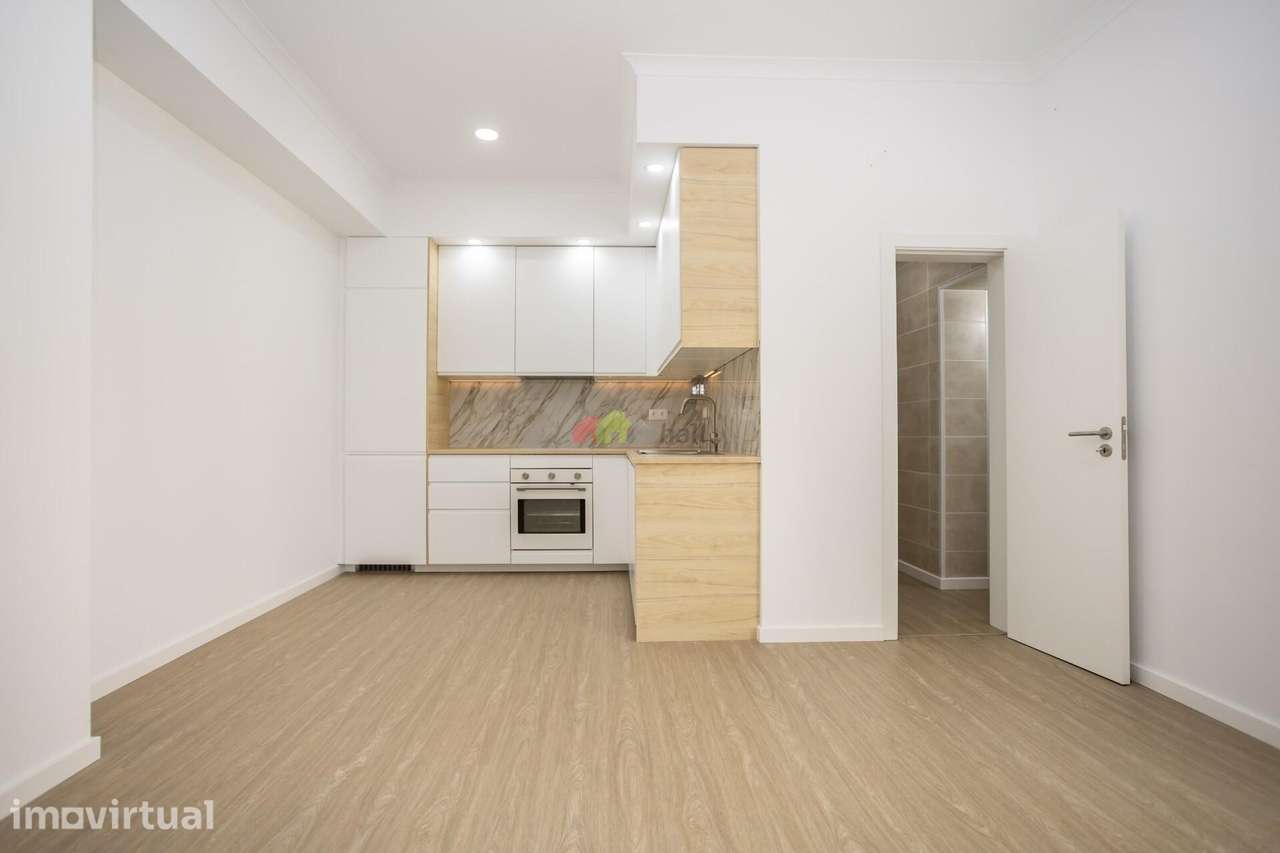 Apartamento T1 Totalmente Remodelado com Terraço Privativo (45 m2) - Grande imagem: 3/31