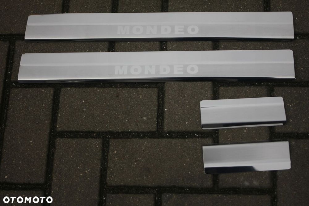 NAKŁADKI PROGI LISTWA FORD MONDEO 2008 - 2