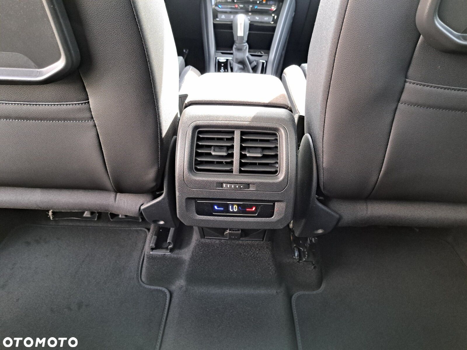 Volkswagen Touran 2.0 TDI BMT Highline DSG - 37