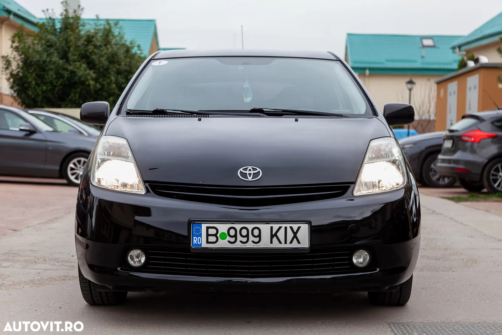 Toyota Prius - 4