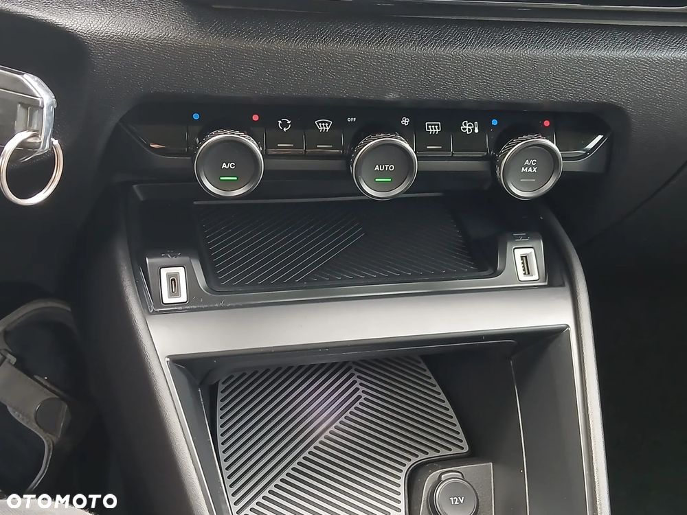 Citroën C4 BlueHDi 130 Stop&Start EAT8 FEEL PACK - 11