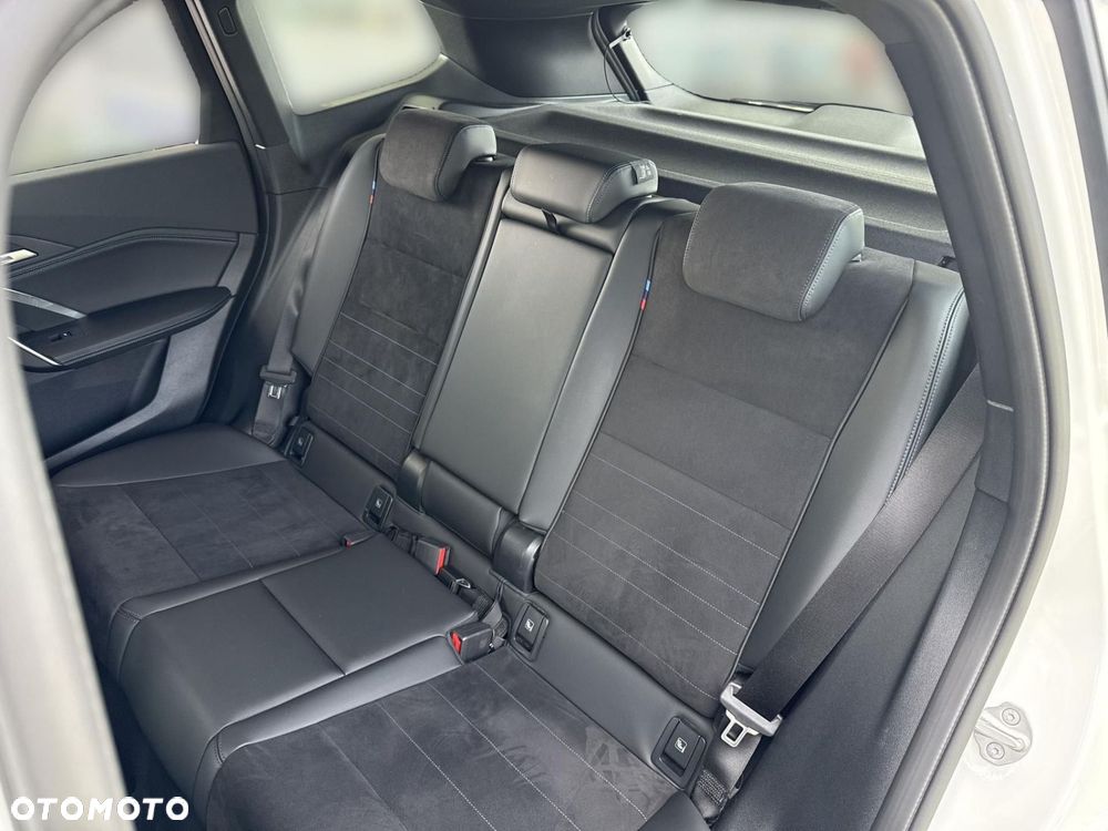 BMW iX1 eDrive20 66.5kWh M Sport - 9