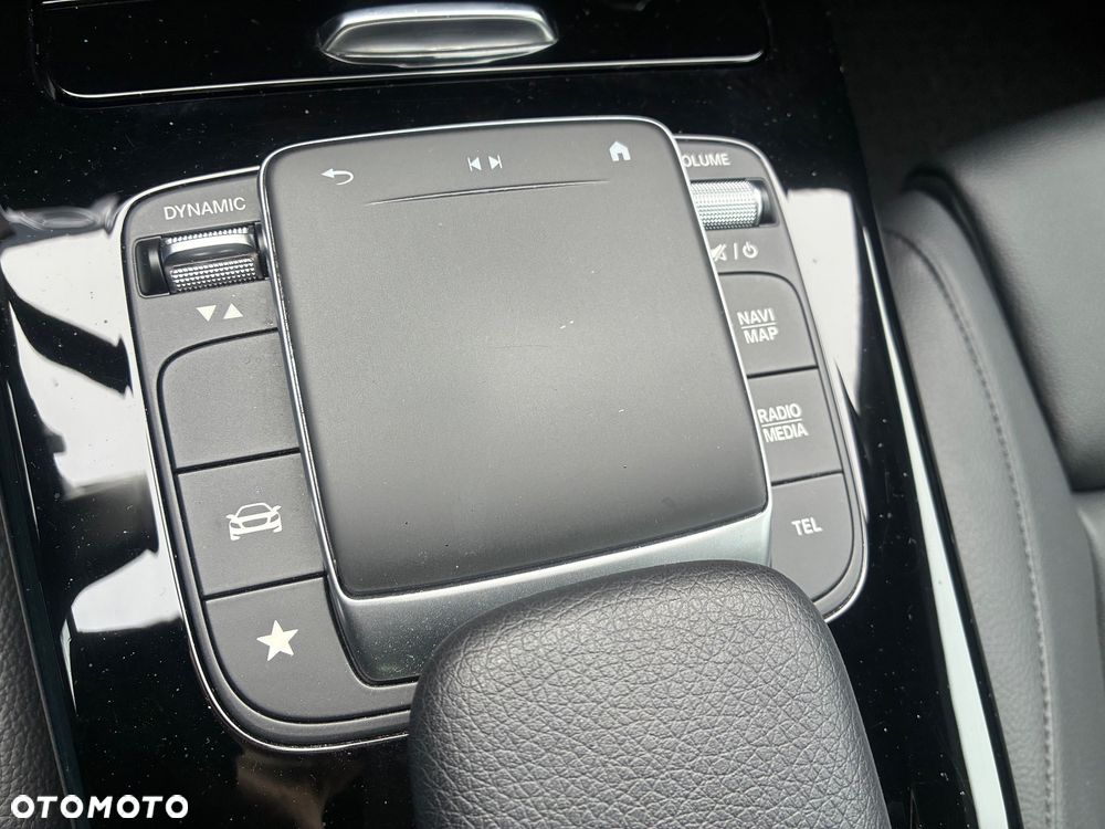 Mercedes-Benz Klasa A 180 7G-DCT - 23