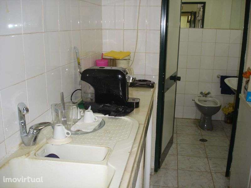 CASCAIS / Castelhana - Espaço Multifuncional c/210m2 - Grande imagem: 3/12