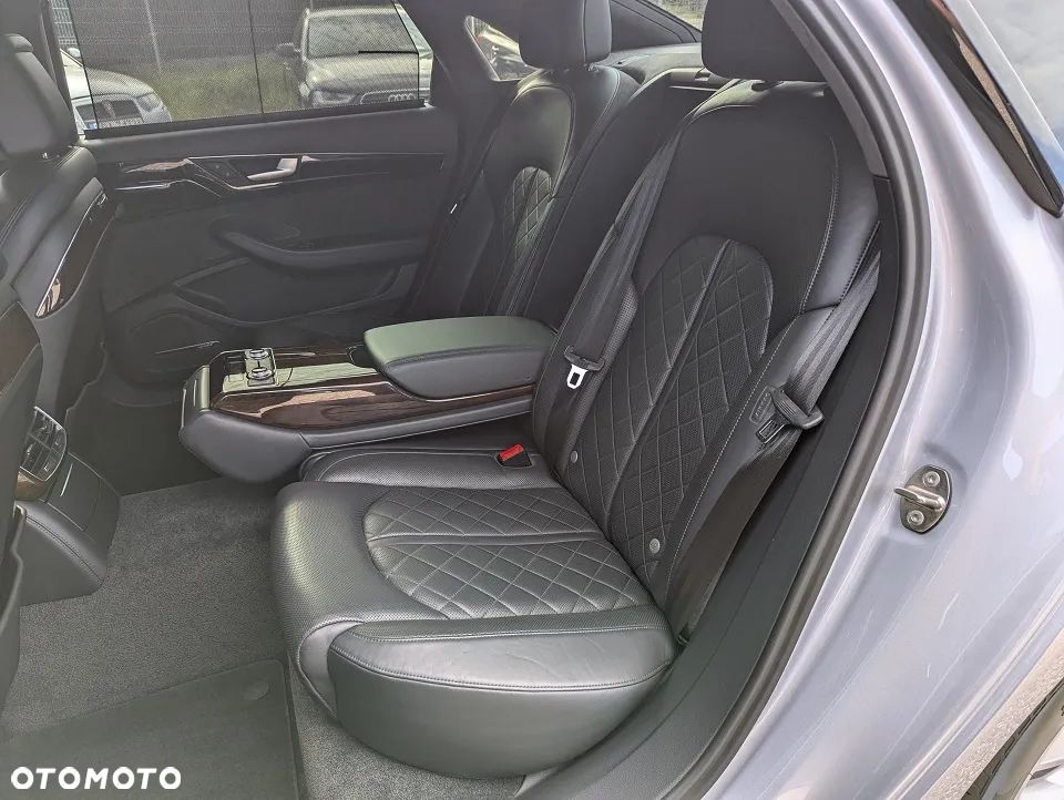 Audi A8 L 60 TFSI quattro tiptronic - 33