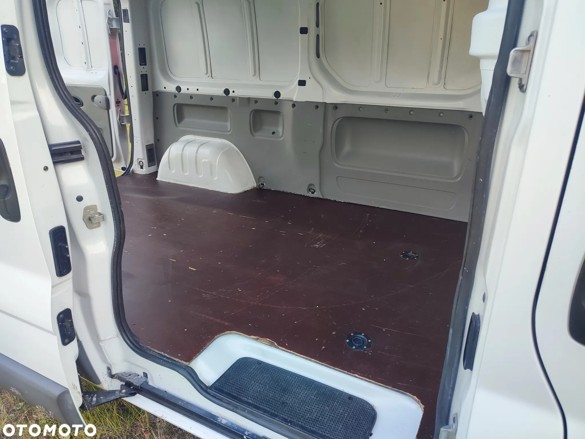 Renault TRAFIC - 10