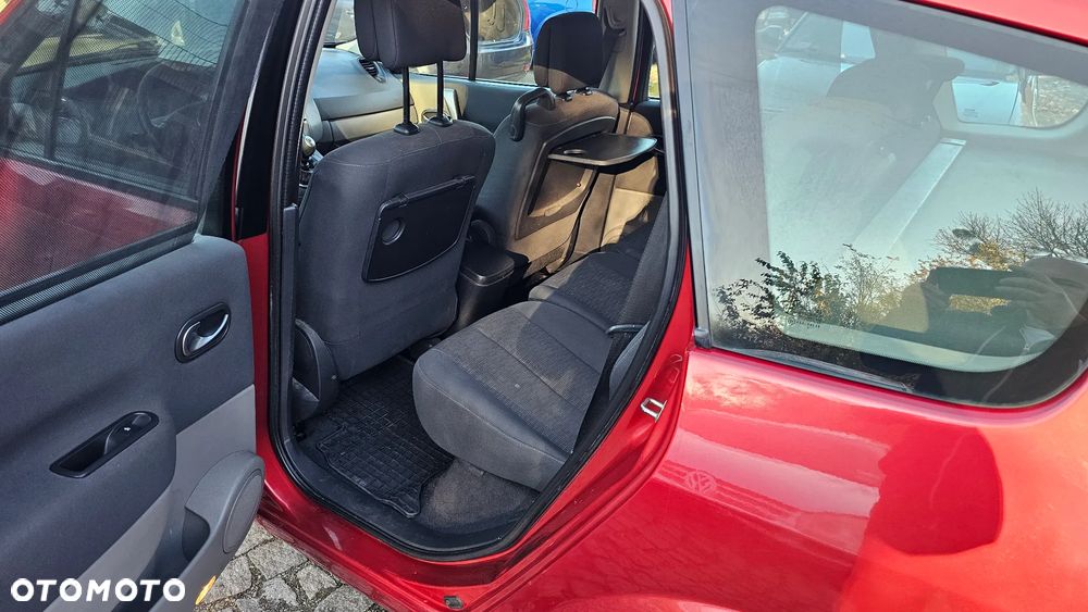 Renault Scenic 1.6 16V Emotion - 17