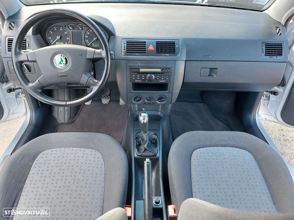 Skoda Fabia Break 1.4 Attractive AC - 17