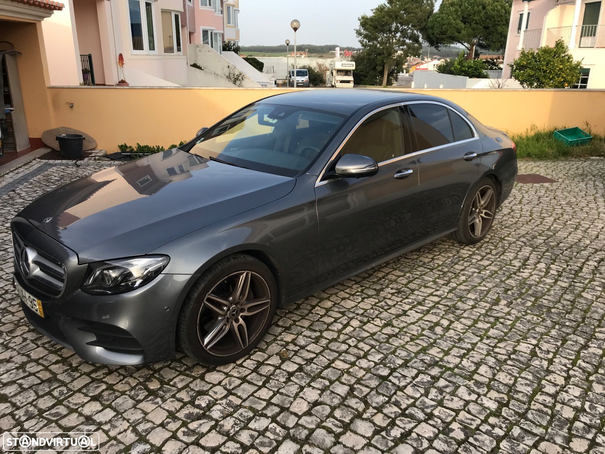 Mercedes-Benz E 220 - 1