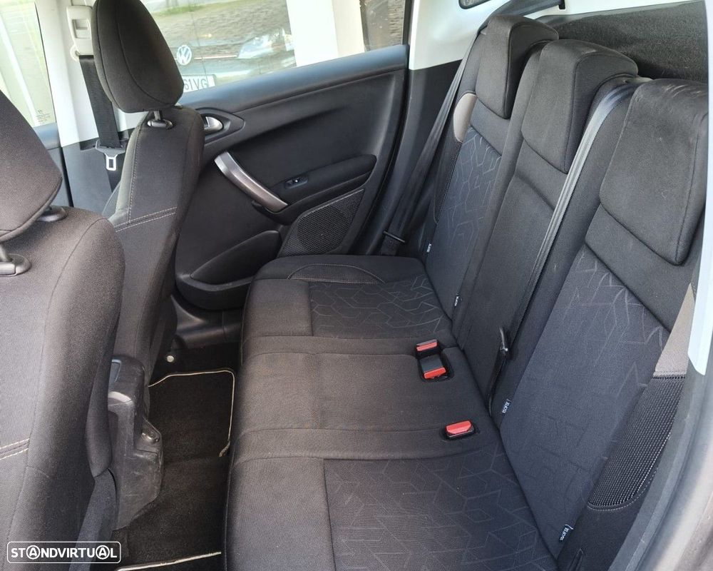 Peugeot 2008 1.6 BlueHDi Active - 13