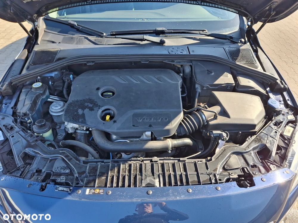 Volvo V60 D2 Momentum - 11