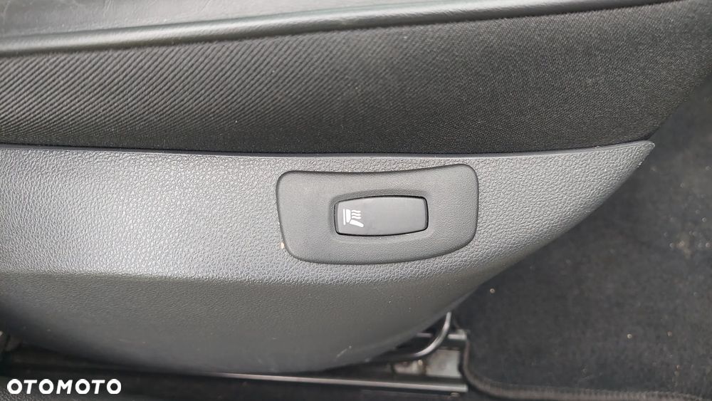 Renault Captur ENERGY dCi 90 EDC Initiale Paris - 10