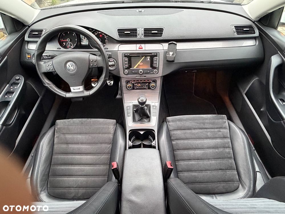 Volkswagen Passat - 35