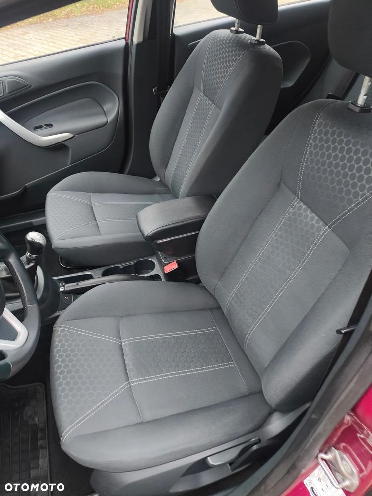 Ford Fiesta 1.6 Ti-VCT Titanium - 22