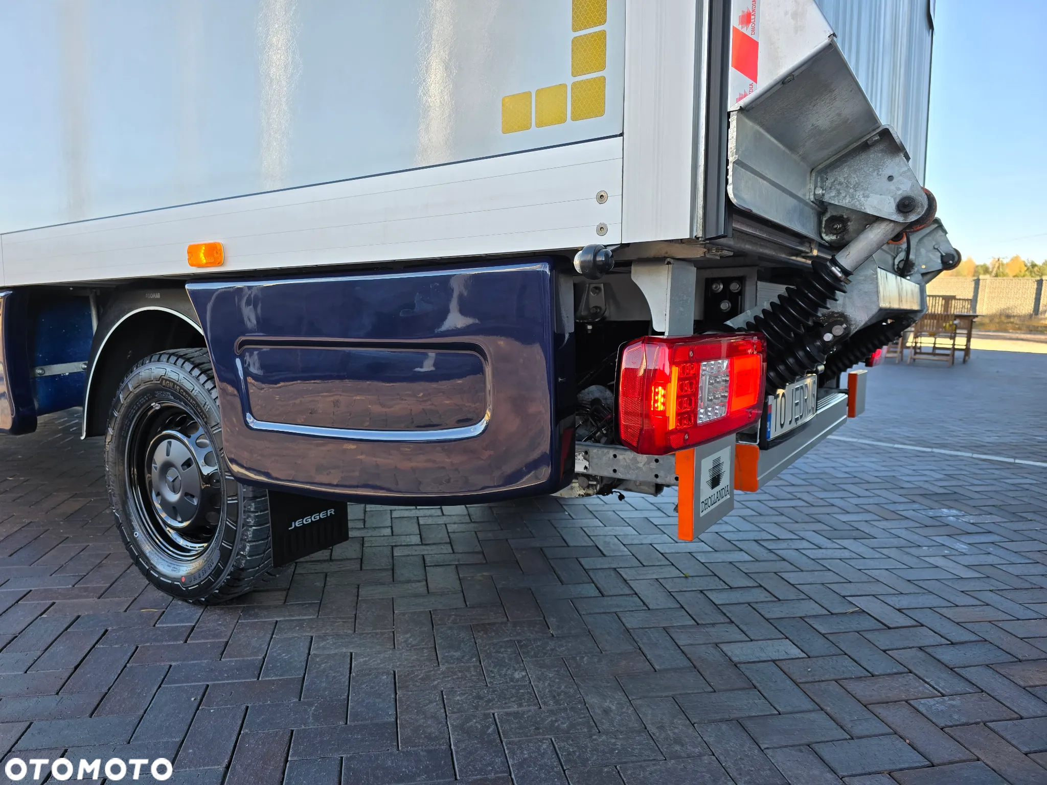 Mercedes-Benz SPRINTER 319 3.0 CDI KONTENER 4,28cmDługi 2,29cmSzero 2,24cmWysok + WINDA 750Kg 42Tyś km SERWIS DO OSTATNIEGO Km ASO MERCEDES-BENZ SALON PL STAN NOWY NOWY NOWY FABRYCZNA GWARANCJA - 25