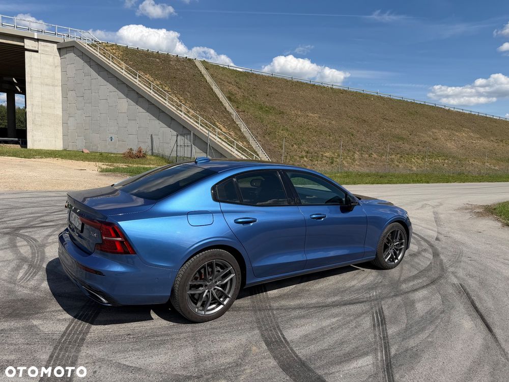 Volvo S60 T6 AWD R-Design - 9