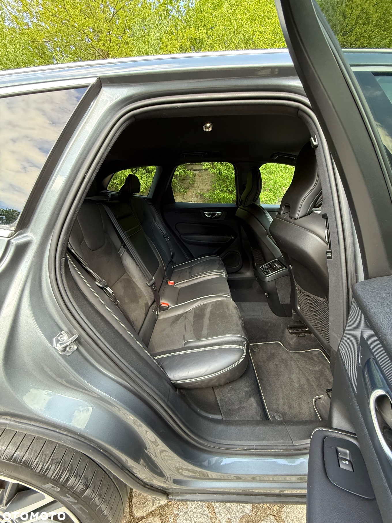 Volvo XC 60 D4 AWD R-Design - 25